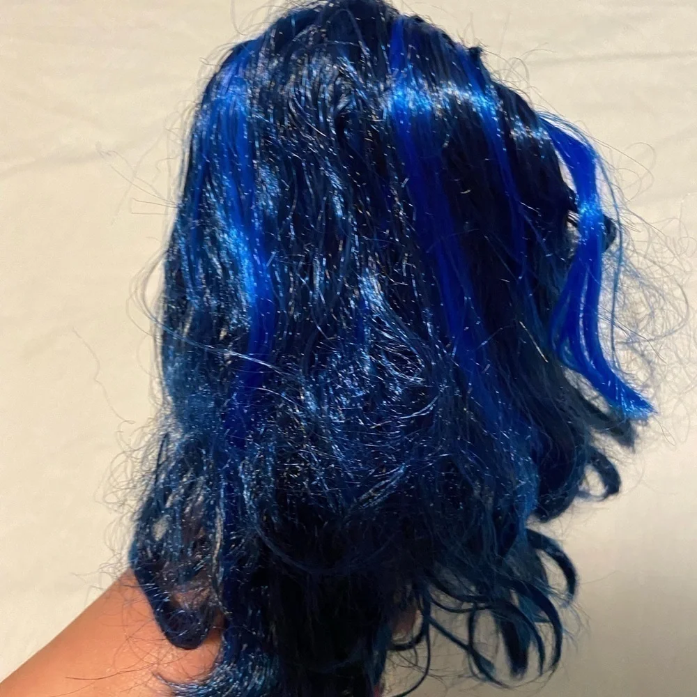 MGA LOL Surprise OMG Downtown B.B. Girl Doll Long Blue Hair Urban Two Tone race